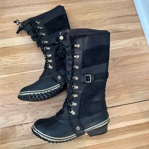 Tall Sorel Boots- leather suede lace up size 8